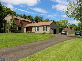 1221 Creek Road