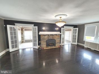 351 Congress Avenue