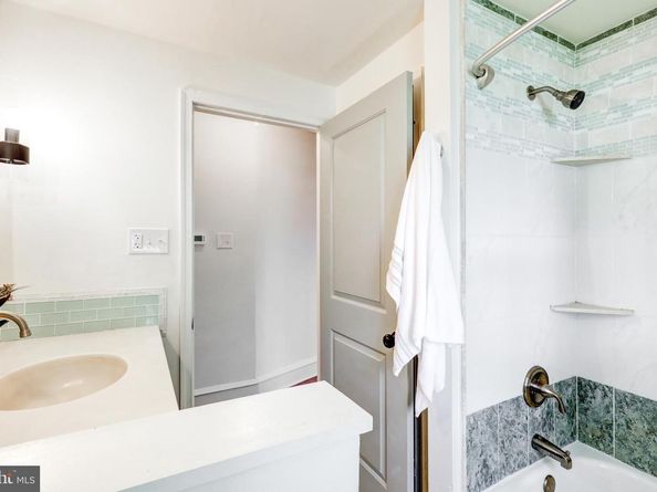 225 Lynbrooke Road, Springfield PA 19064