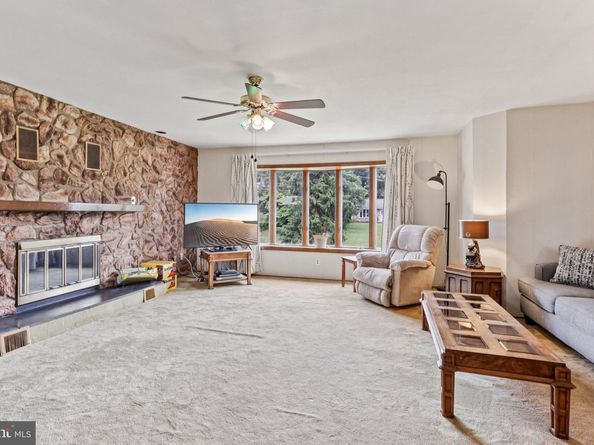 694 Davisville Road, Warminster PA 18974
