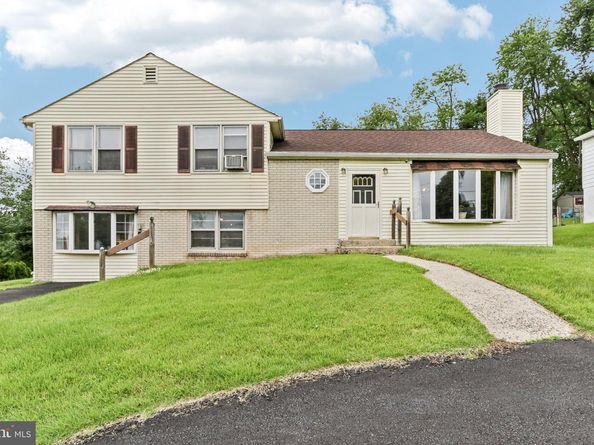 694 Davisville Road, Warminster PA 18974