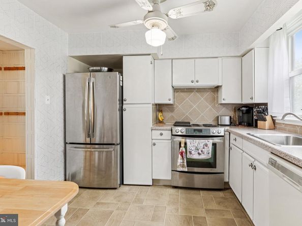 694 Davisville Road, Warminster PA 18974