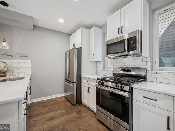 446 Kingsley Street, Philadelphia PA 19128