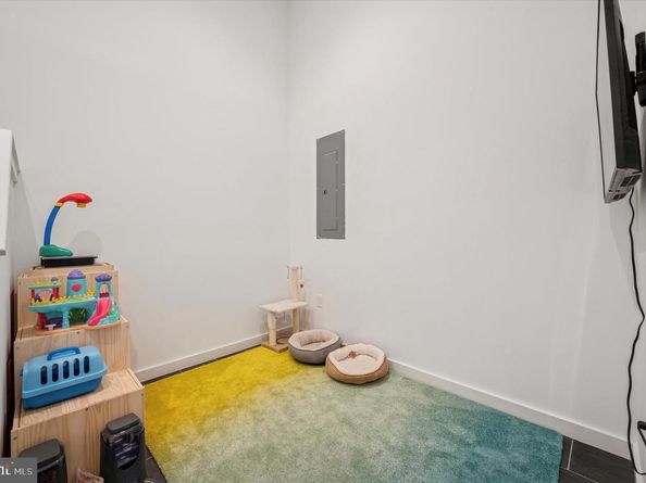 446 Kingsley Street, Philadelphia PA 19128