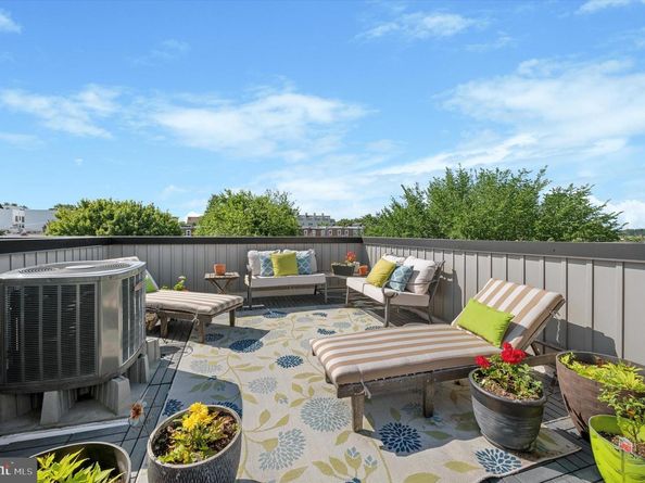 446 Kingsley Street, Philadelphia PA 19128