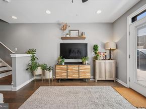 446 Kingsley Street, Philadelphia PA 19128