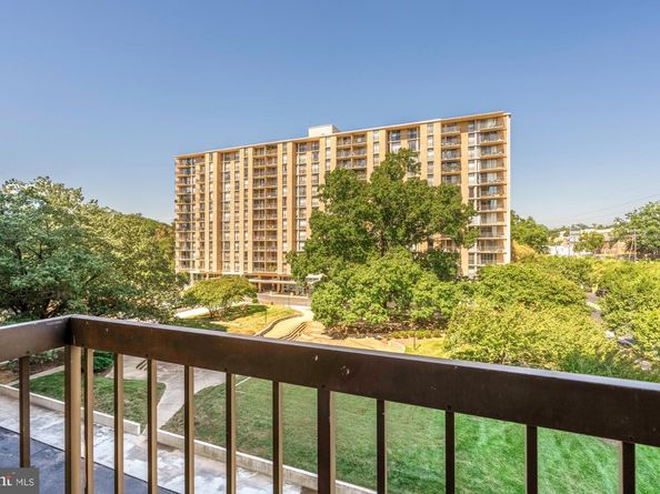 4500 S Four Mile Run Drive 304, Arlington VA 22204
