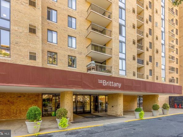 4500 S Four Mile Run Drive 304, Arlington VA 22204