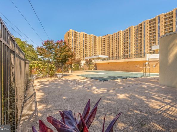 4500 S Four Mile Run Drive 304, Arlington VA 22204