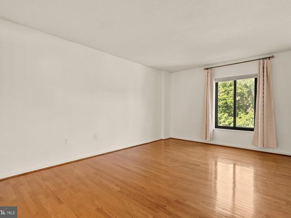 4500 S Four Mile Run Drive 304, Arlington VA 22204
