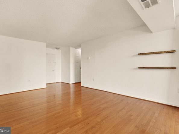 4500 S Four Mile Run Drive 304, Arlington VA 22204