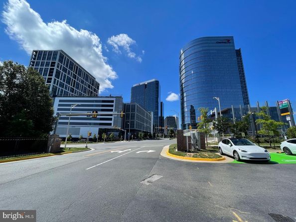 1580 Spring Gate Drive 4111, Mclean VA 22102