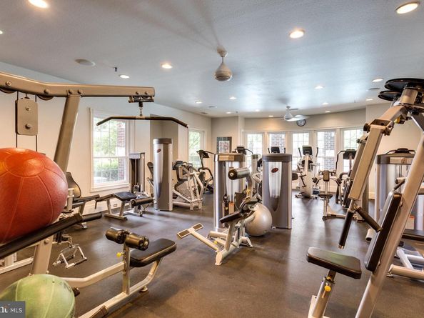 1580 Spring Gate Drive 4111, Mclean VA 22102