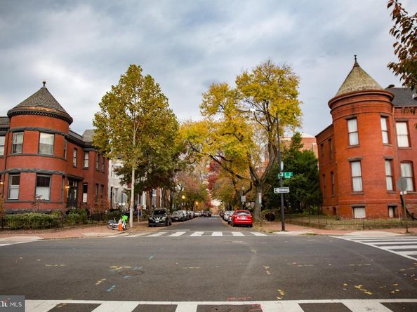 244 10TH Street NE, Washington DC 20002