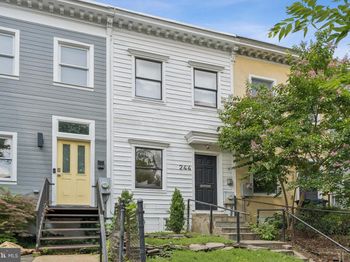 244 10TH Street NE