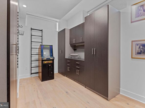 2147 Lombard Street, Philadelphia PA 19146