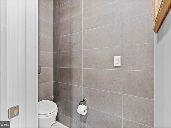 2147 Lombard Street, Philadelphia PA 19146