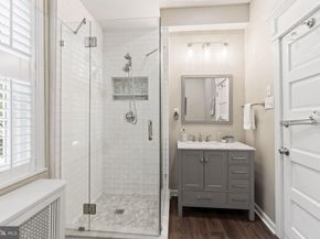 858 S Front Street, Philadelphia PA 19147