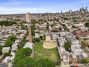 858 S Front Street, Philadelphia PA 19147