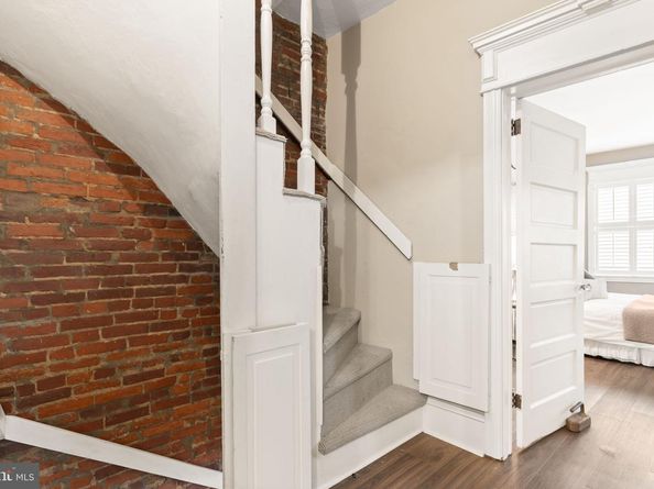 858 S Front Street, Philadelphia PA 19147