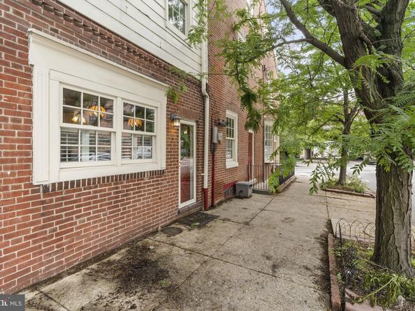858 S Front Street, Philadelphia PA 19147