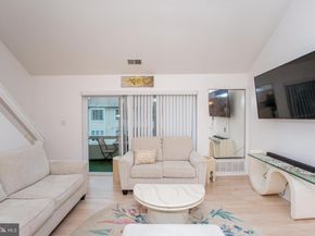 48 Bonnie Gellman Court B48, Philadelphia PA 19114