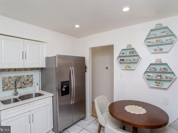 48 Bonnie Gellman Court B48, Philadelphia PA 19114