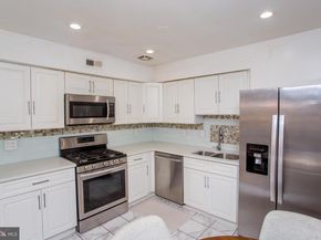 48 Bonnie Gellman Court B48, Philadelphia PA 19114