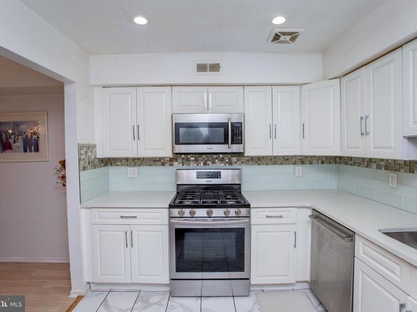 48 Bonnie Gellman Court B48, Philadelphia PA 19114