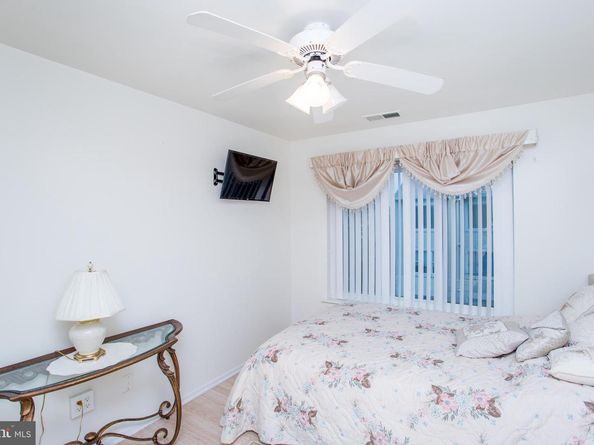 48 Bonnie Gellman Court B48, Philadelphia PA 19114
