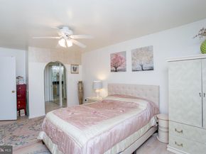 48 Bonnie Gellman Court B48, Philadelphia PA 19114
