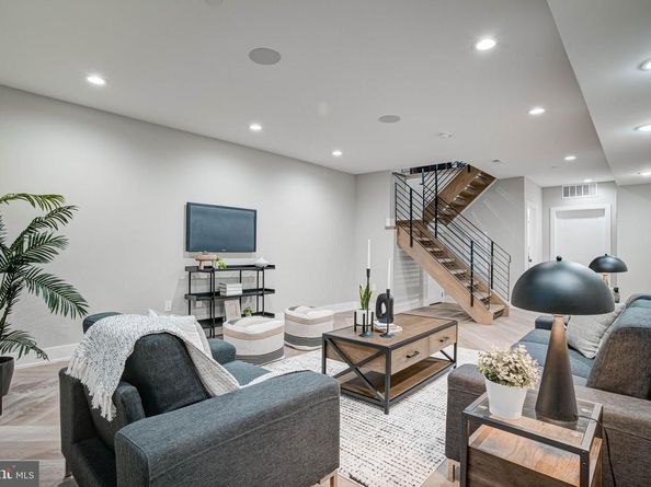 2616 S 18TH Street 13, Philadelphia PA 19145