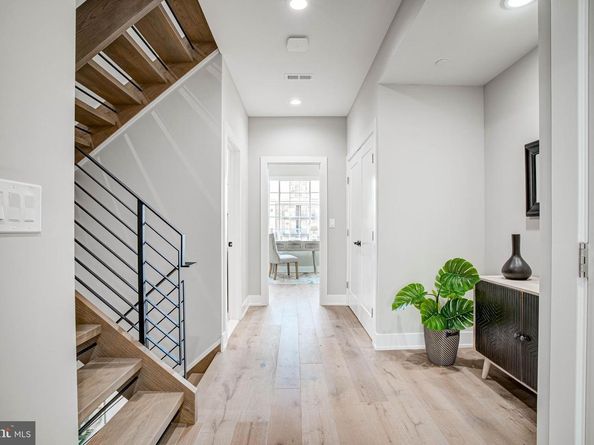 2616 S 18TH Street 13, Philadelphia PA 19145