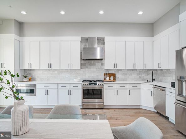 2616 S 18TH Street 13, Philadelphia PA 19145