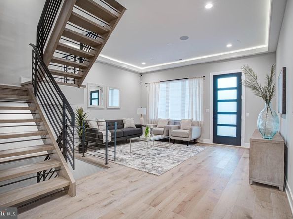 2616 S 18TH Street 13, Philadelphia PA 19145