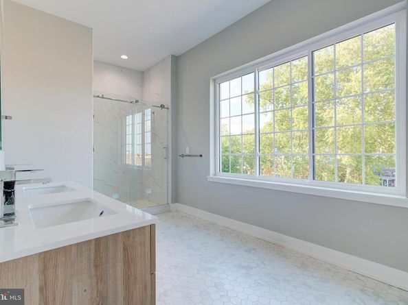 2616 S 18TH Street 13, Philadelphia PA 19145