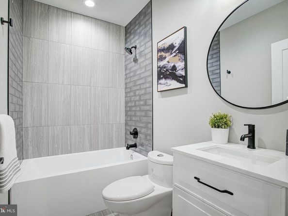 2616 S 18TH Street 13, Philadelphia PA 19145