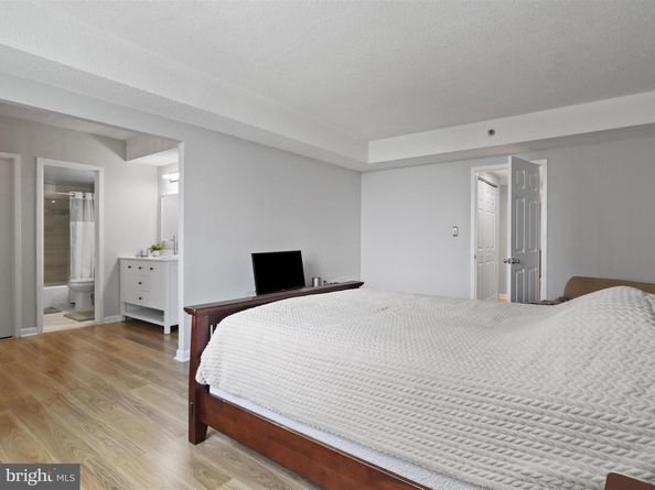 3709 S George Mason Drive 1106 E, Falls Church VA 22041