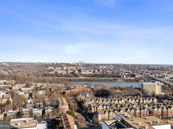 1781 N Pierce Street 2201, Arlington VA 22209