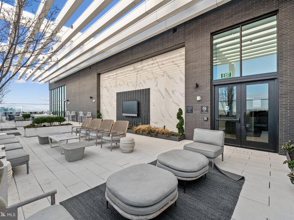 1781 N Pierce Street 2201, Arlington VA 22209