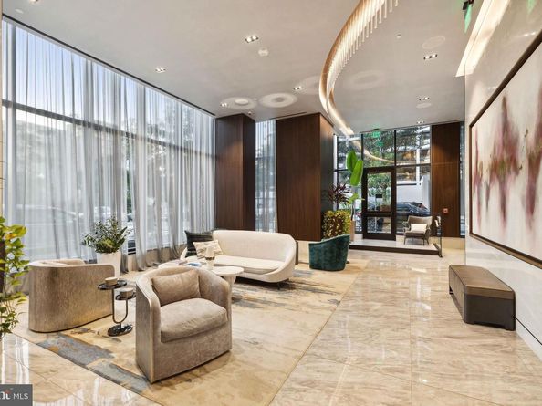 1781 N Pierce Street 2201, Arlington VA 22209