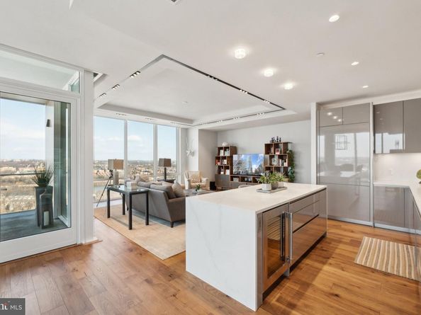 1781 N Pierce Street 2201, Arlington VA 22209