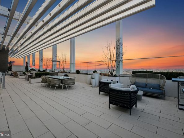1781 N Pierce Street 2201, Arlington VA 22209