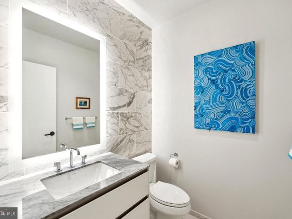 1781 N Pierce Street 2201, Arlington VA 22209