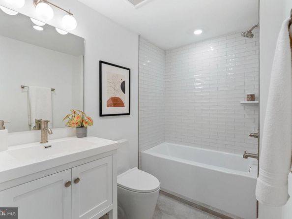 825 Bainbridge Street 101, Philadelphia PA 19147