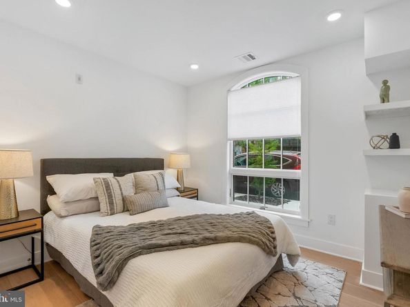825 Bainbridge Street 101, Philadelphia PA 19147