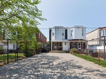 1821 W Porter Street