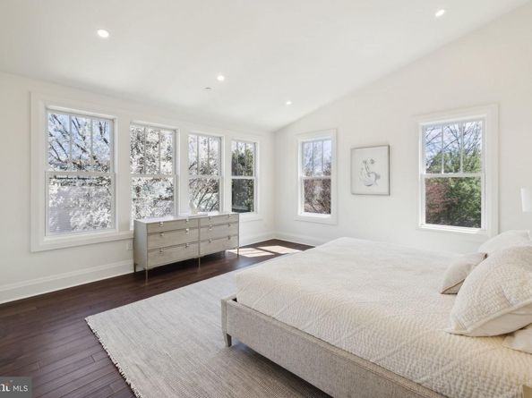 5115 42nd Street NW, Washington DC 20016