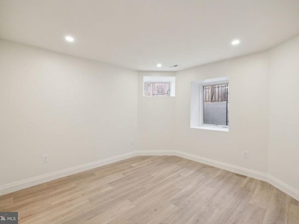 5115 42nd Street NW, Washington DC 20016