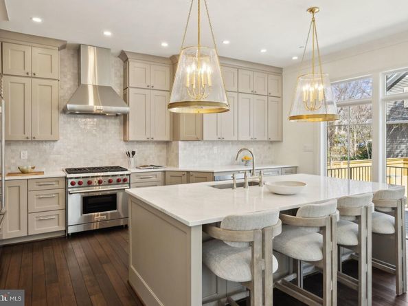 5115 42nd Street NW, Washington DC 20016